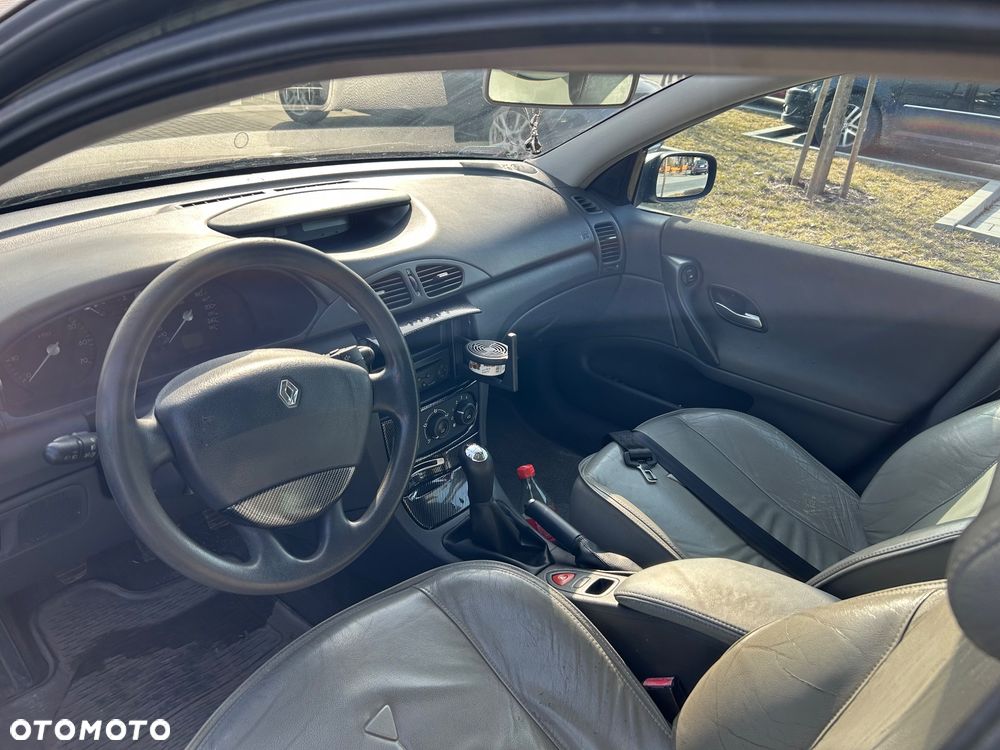 Renault Laguna - 12
