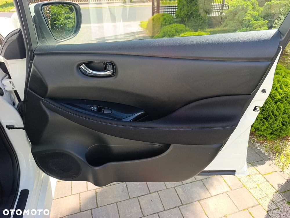 Nissan Leaf 40kWh N-Connecta - 17