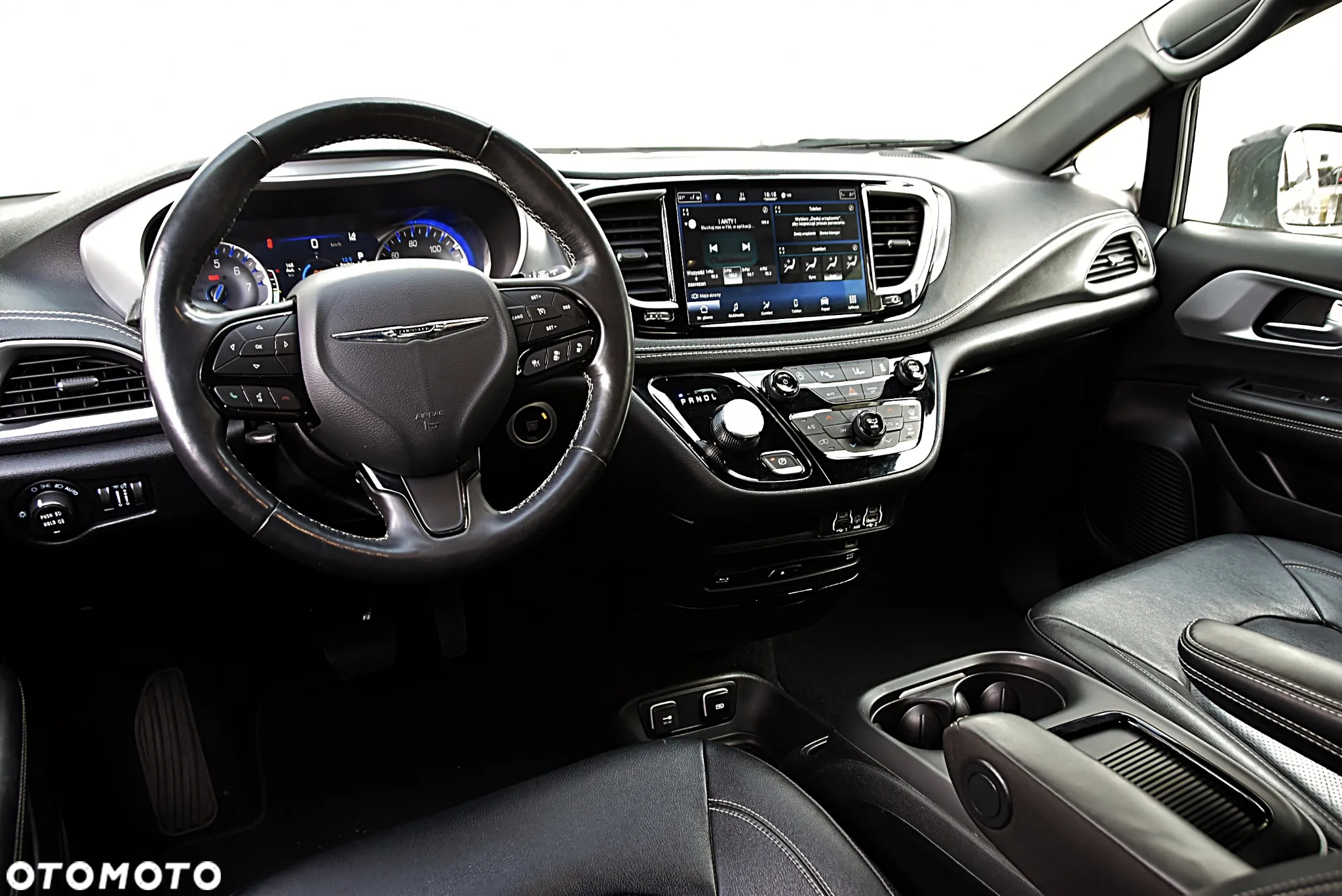 Chrysler Pacifica - 31