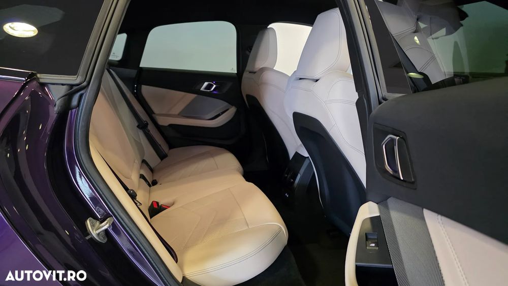 BMW Seria 2 220i AT MHEV - 11