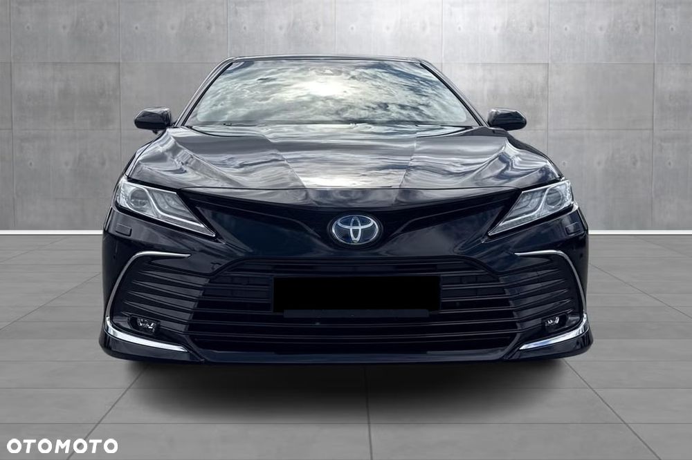 Toyota Camry Luxury - 9