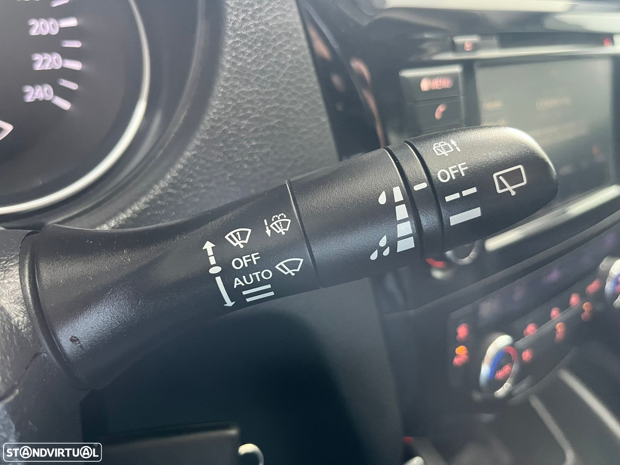 Nissan Qashqai 1.5 dCi N-Connecta - 19