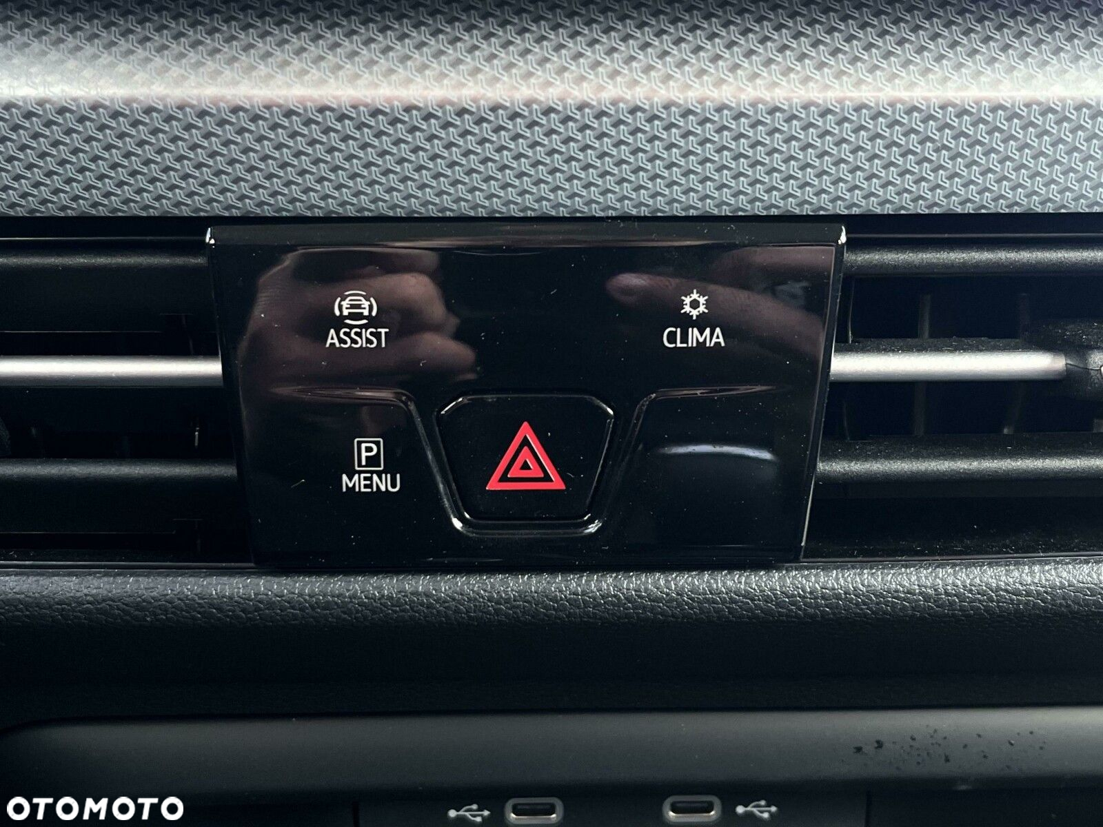 Volkswagen Golf VIII 1.5 TSI - 26