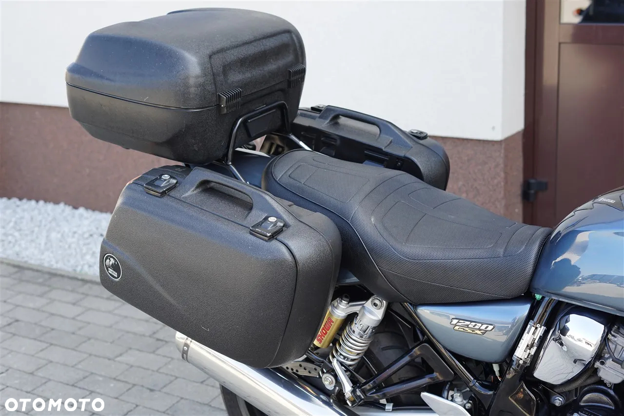 Suzuki GSX - 4