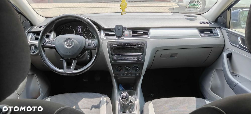 Skoda RAPID 1.2 Ambition - 6