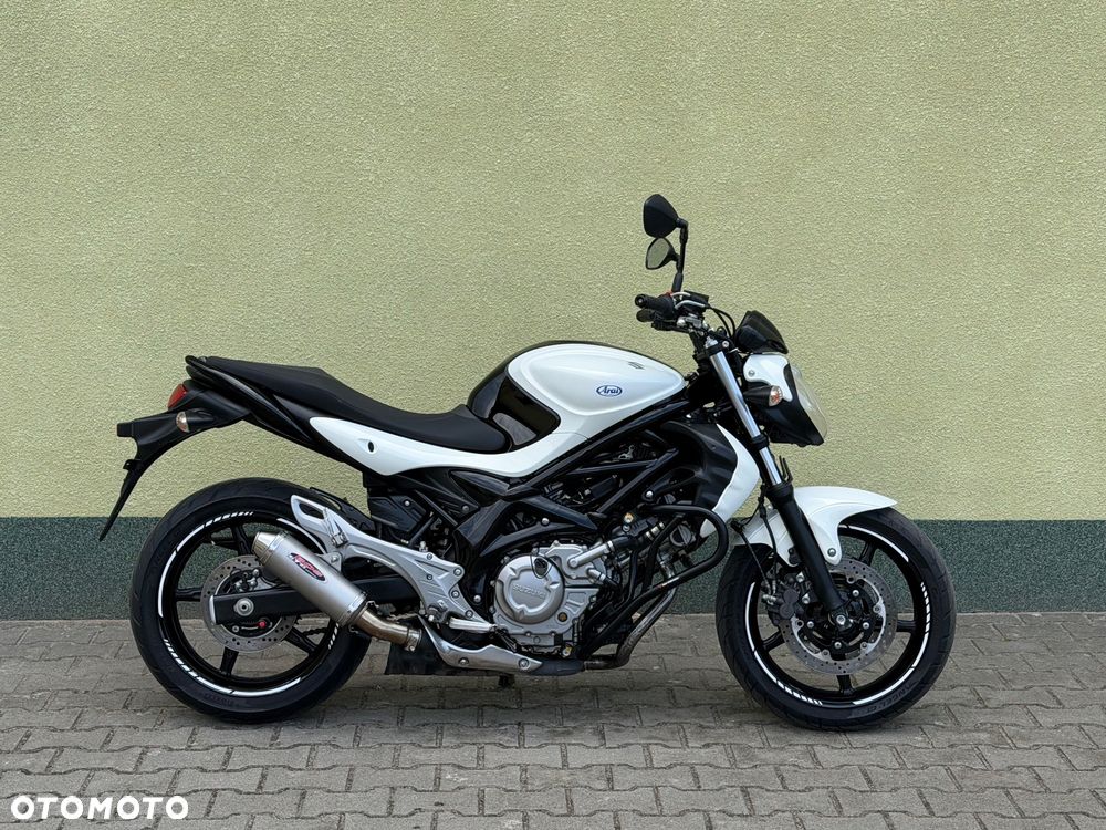 Suzuki Gladius - 7