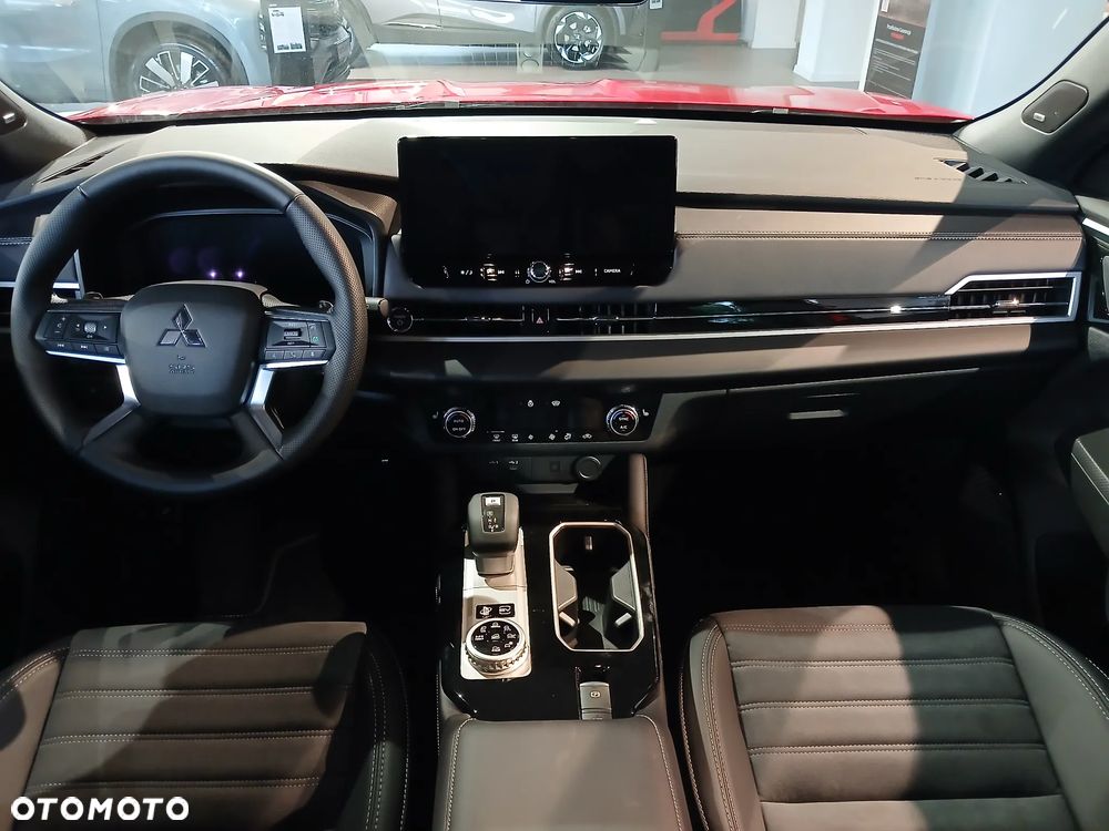 Mitsubishi Outlander Intense - 12
