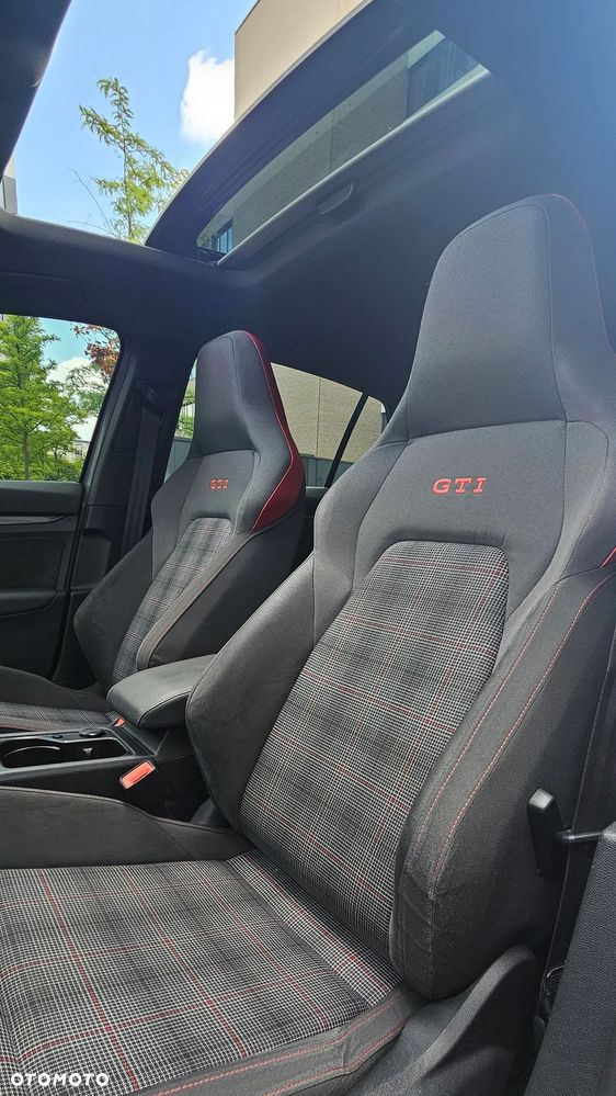 Volkswagen Golf - 17