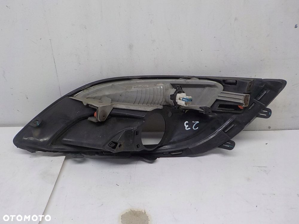 ASTRA J IV LIFT KIERUNKOWSKAZ PRAWY KRATKA ATRAPA ZDERZAKA PRAWA ZAŚLEPKA - 2