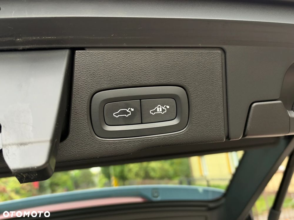 Volvo XC 60 B4 B Momentum Pro - 36
