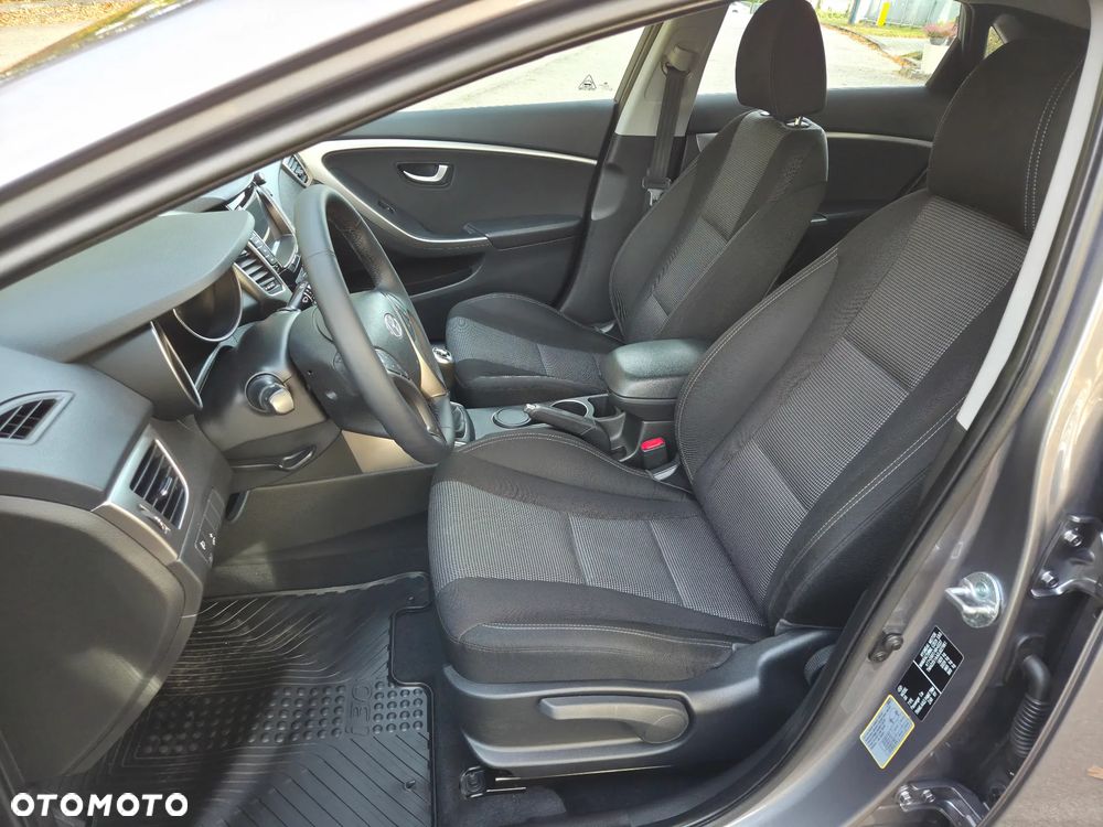Hyundai i30 1.4 Classic + - 17