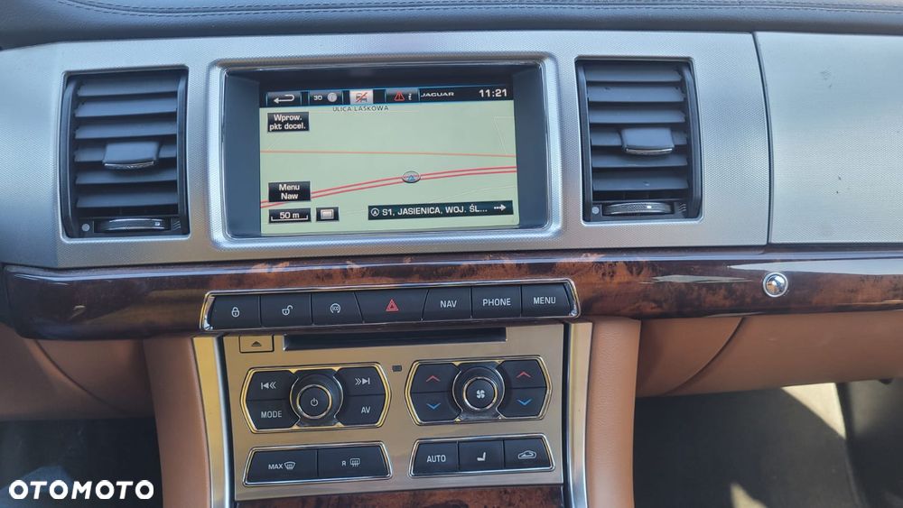 Jaguar XF 2.2 D Premium Luxury - 16