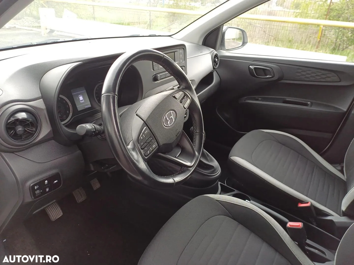 Hyundai i10 - 12