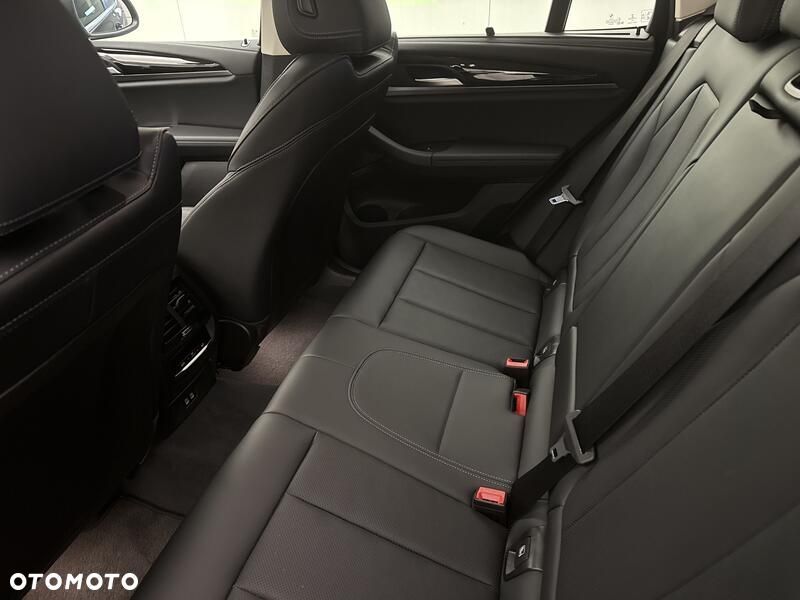 BMW X3 xDrive30e - 22