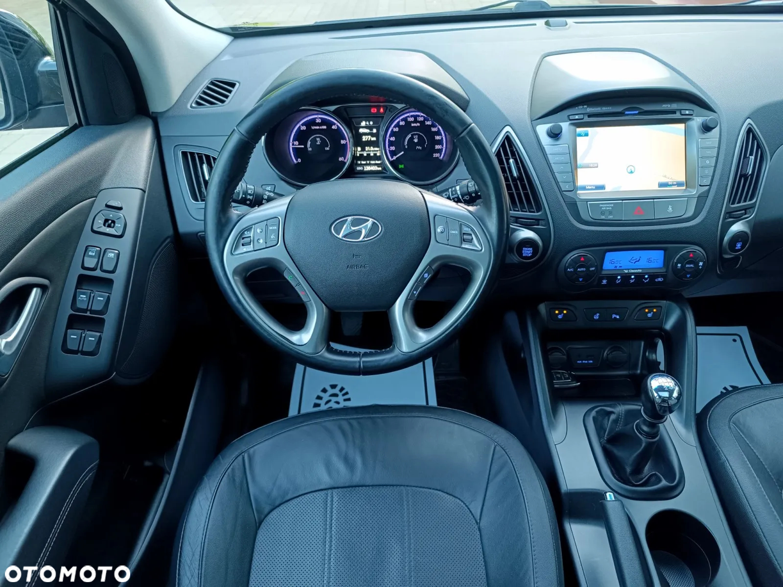 Hyundai ix35 1.7 CRDi 2WD blue Finale Gold - 27