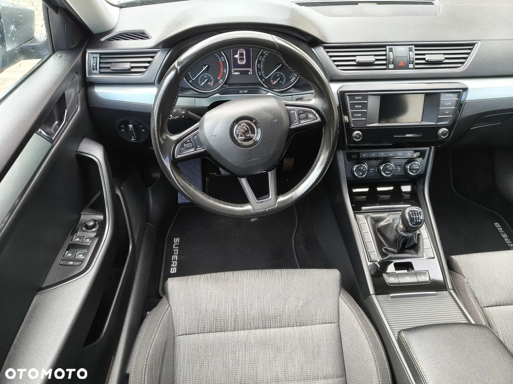 Skoda Superb 2017 photo 5