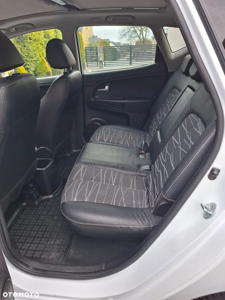 Kia Venga 1.4 CRDi M - 10