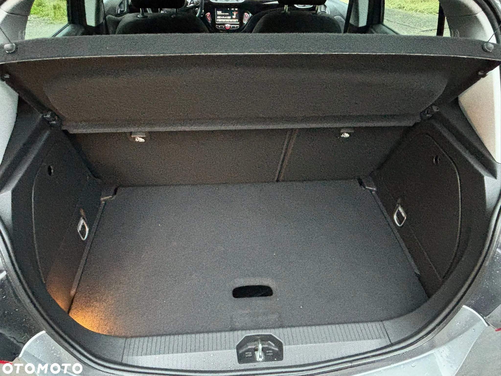 Opel Corsa 1.4 T Color Edition S&S - 25