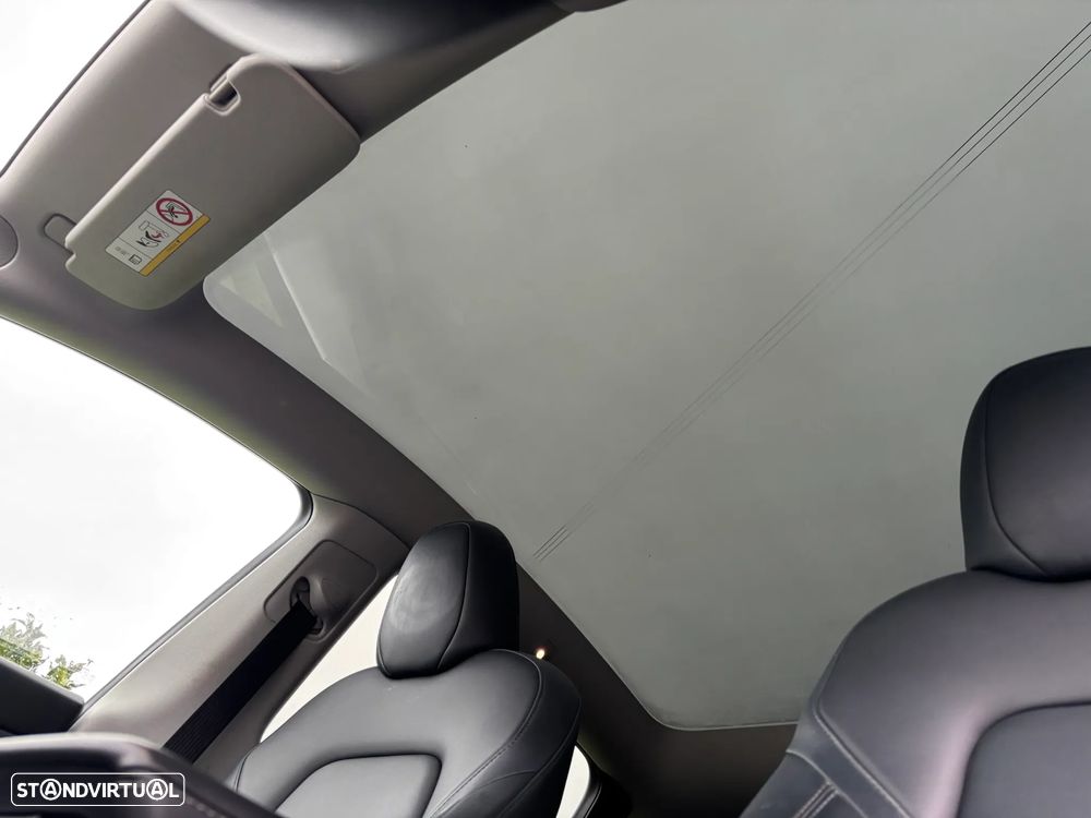 Tesla Model Y Long Range Tração Integral - 18