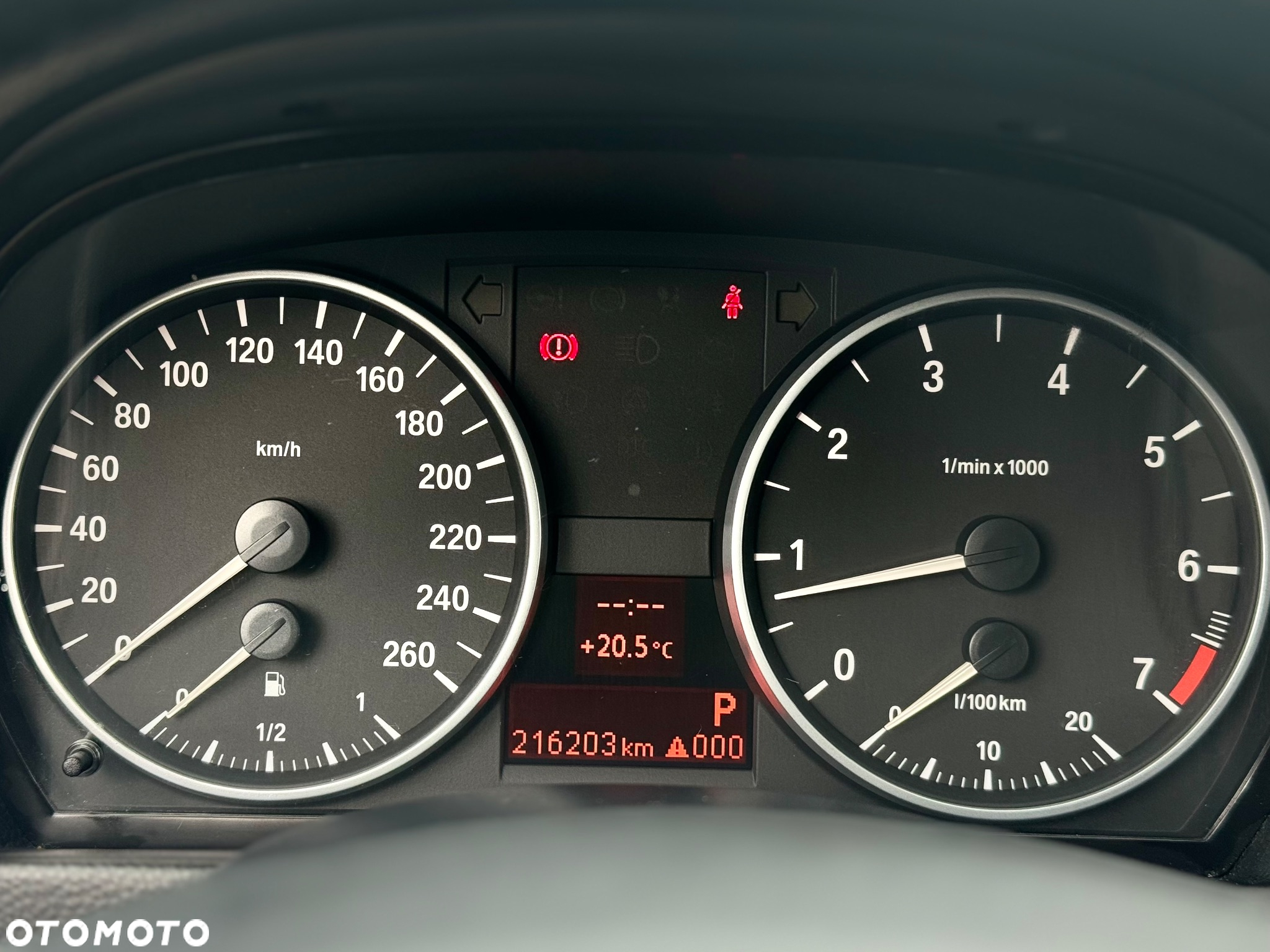 BMW Seria 3 318i Touring - 14