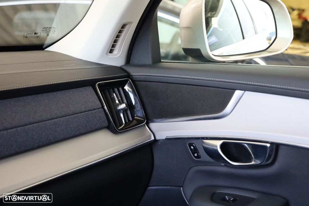 Volvo XC 90 T8 AWD Core - 32