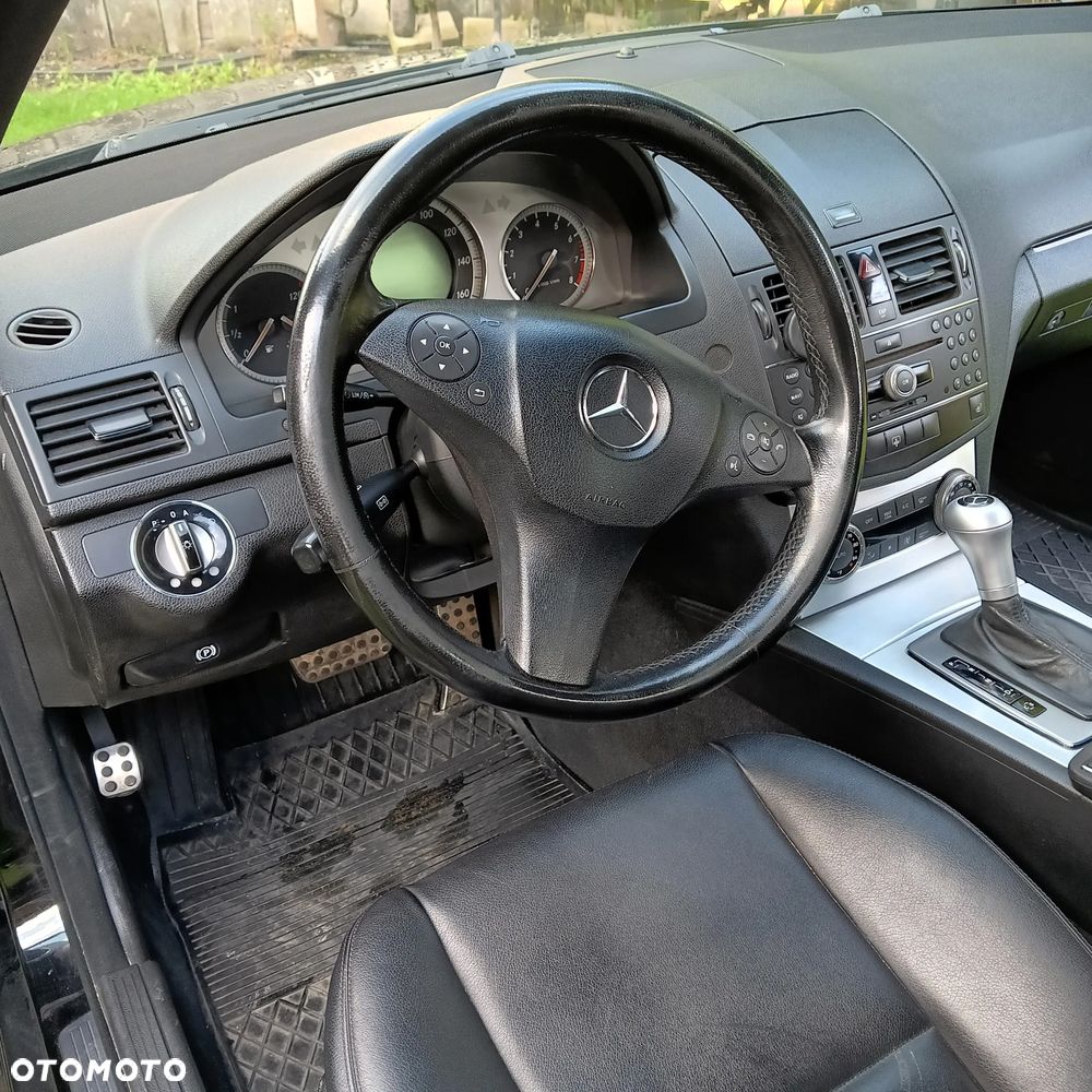 Mercedes-Benz Klasa C 300 7G-TRONIC - 15