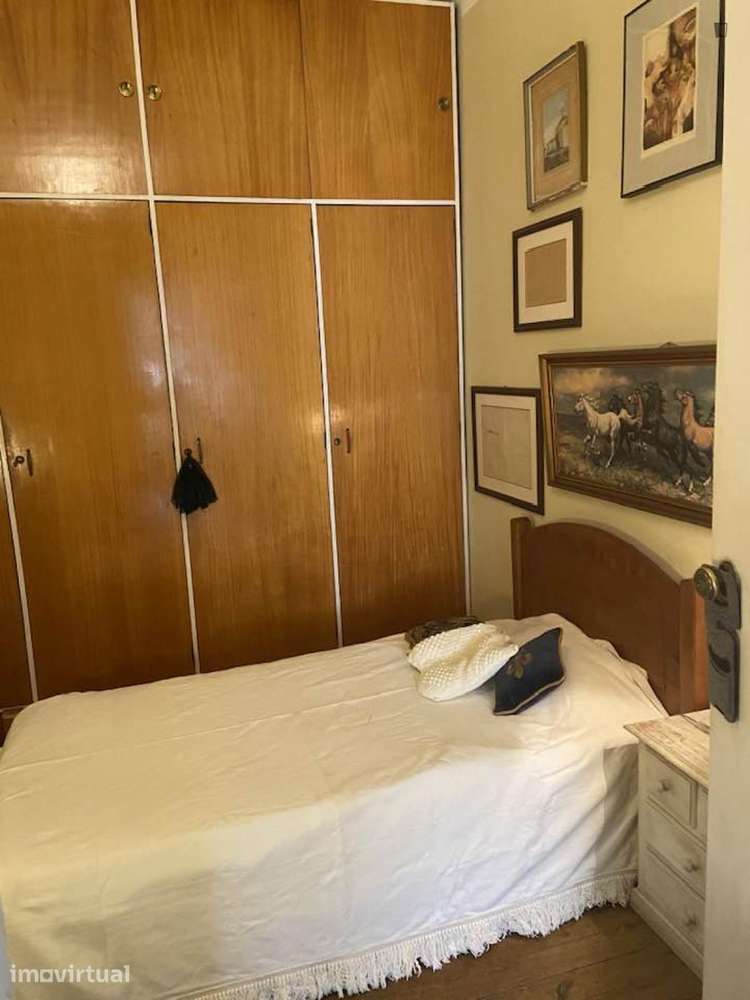 Quarto - localizado em Alcântara Lisbon - Grande imagem: 2/17