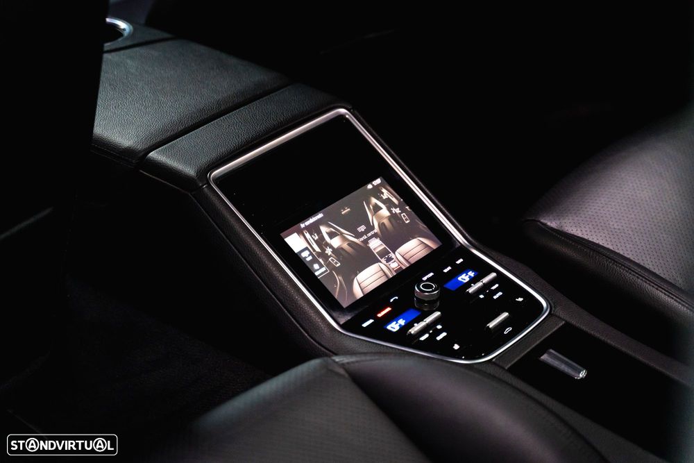 Porsche Panamera 4S - 18