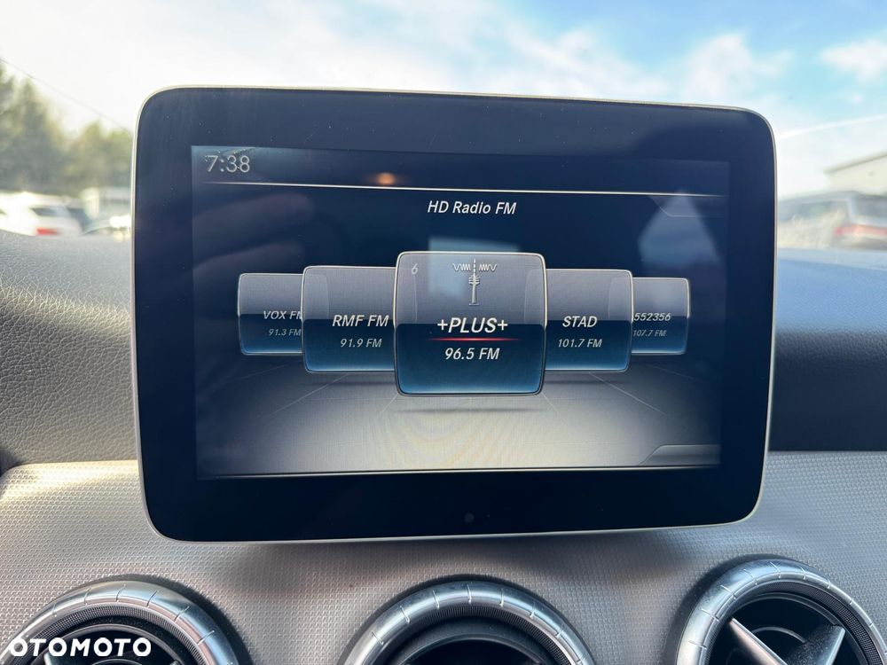 Mercedes-Benz CLA 250 7G-DCT - 16