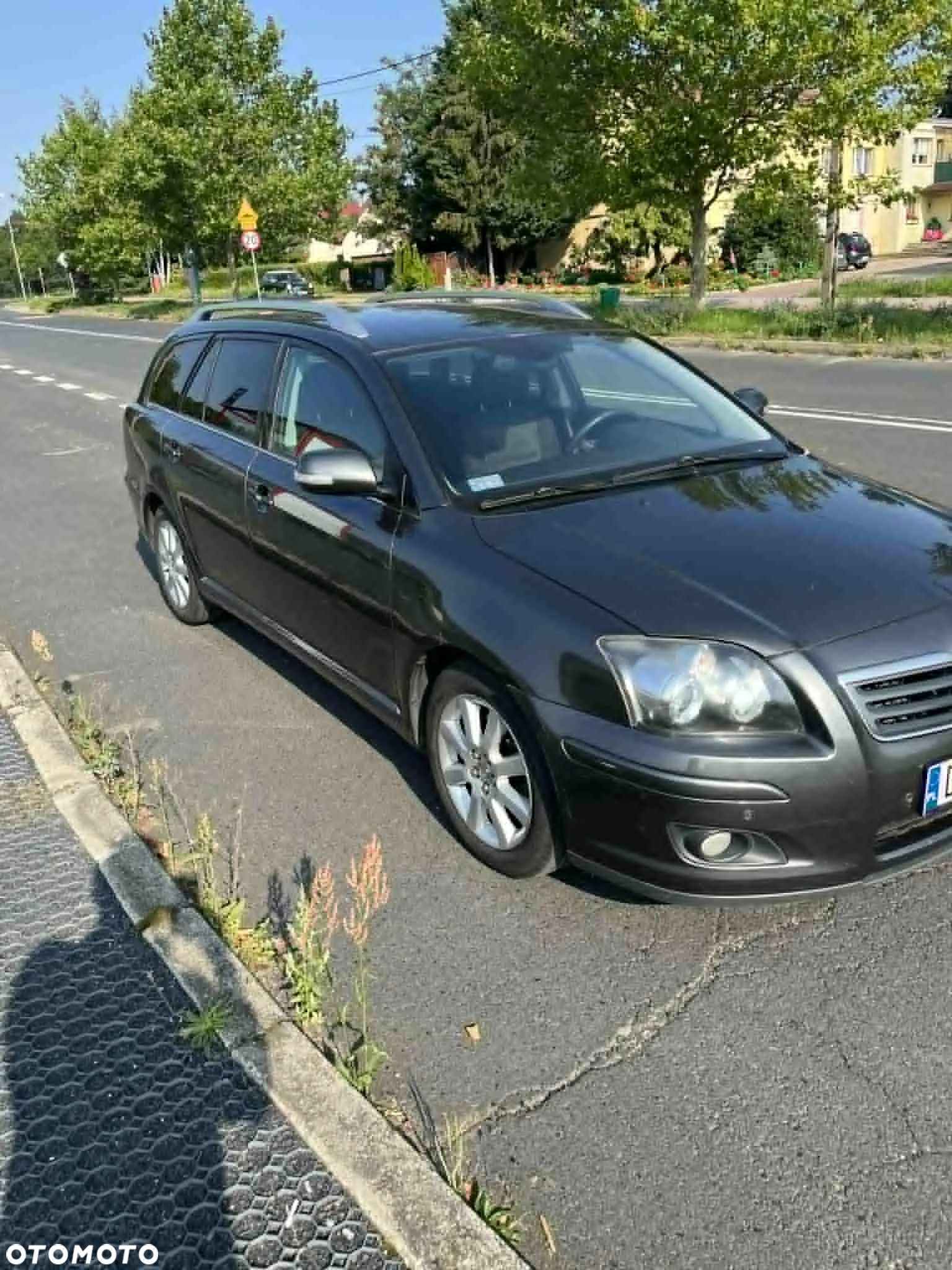 Toyota Avensis 2.0 D-4D Sol - 1
