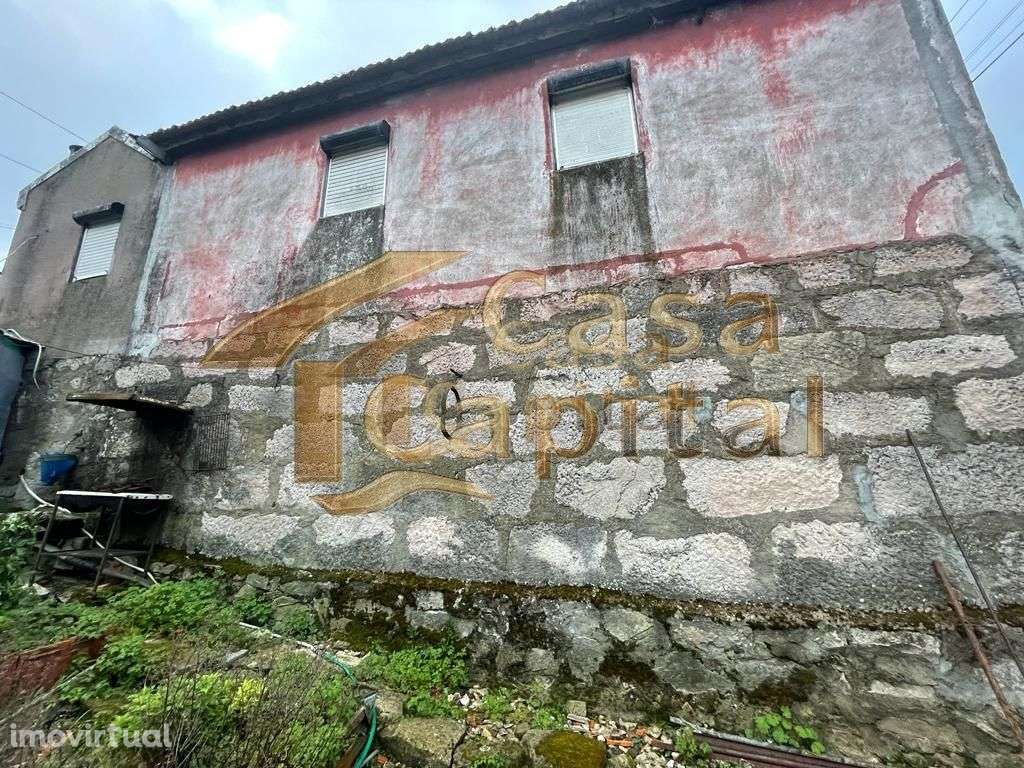 Moradia T2 para remodelar. - Grande imagem: 3/17