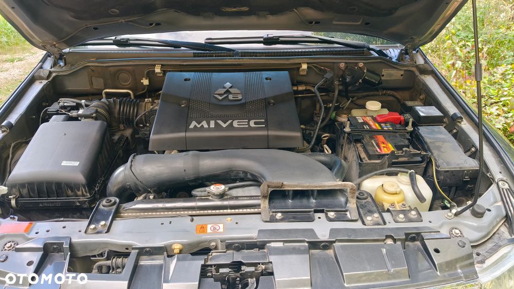 Mitsubishi Pajero - 14