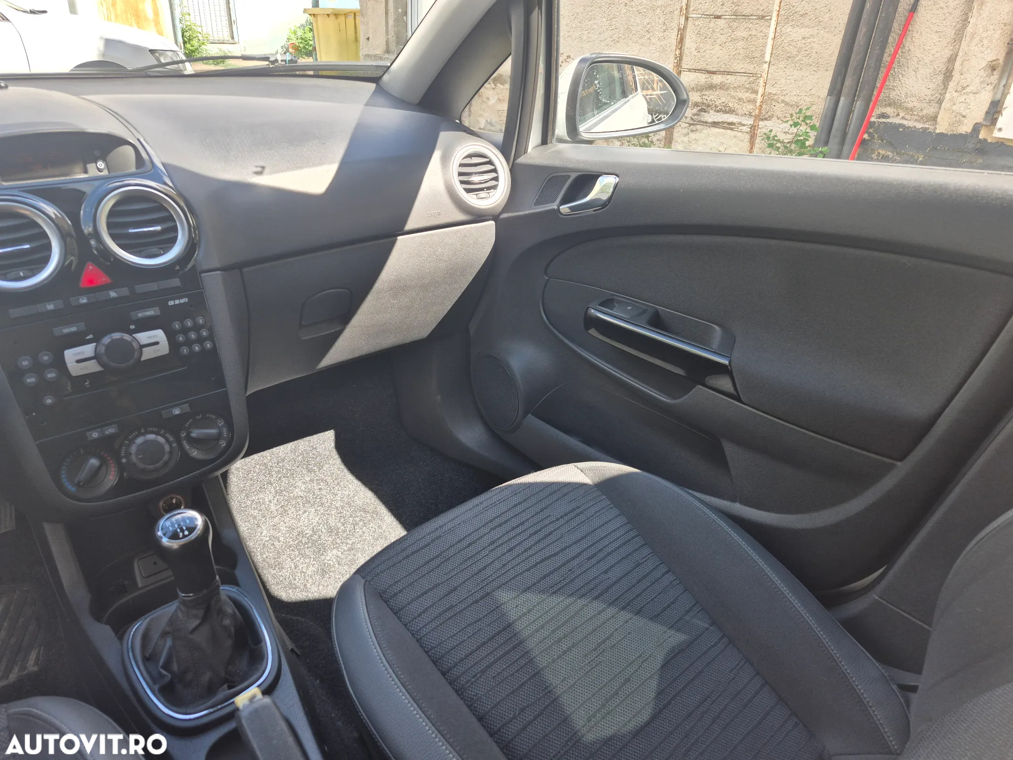 Opel Corsa 1.2 Essentia - 14