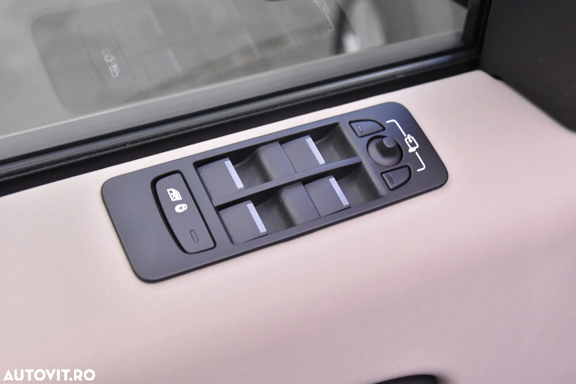Land Rover Discovery Sport - 14