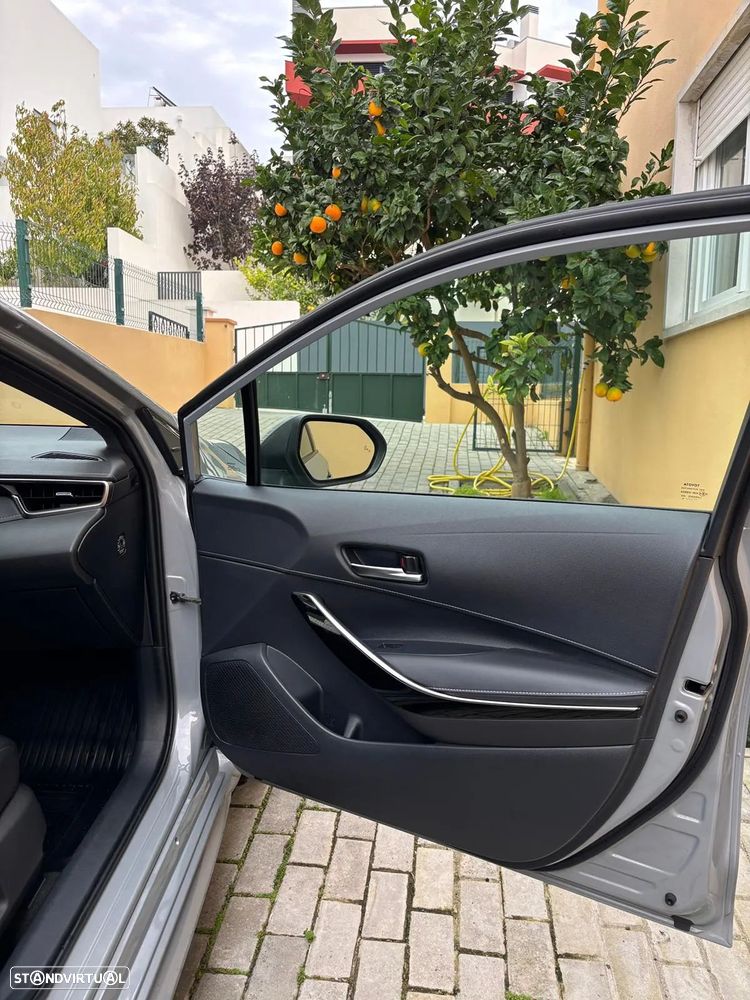 Toyota Corolla 2.0 Hybrid Exclusive - 17