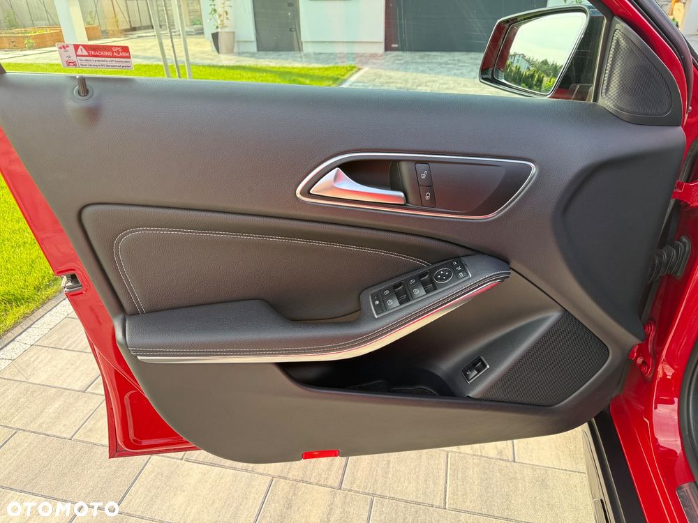 Mercedes-Benz GLA 200 7G-DCT Peak Edition - 15