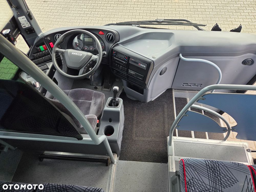 Iveco CROSSWAY/ SPROWADZONY/ 186 000 KM / MANUAL/ 64 MIEJSCA + STOJĄCE - 30