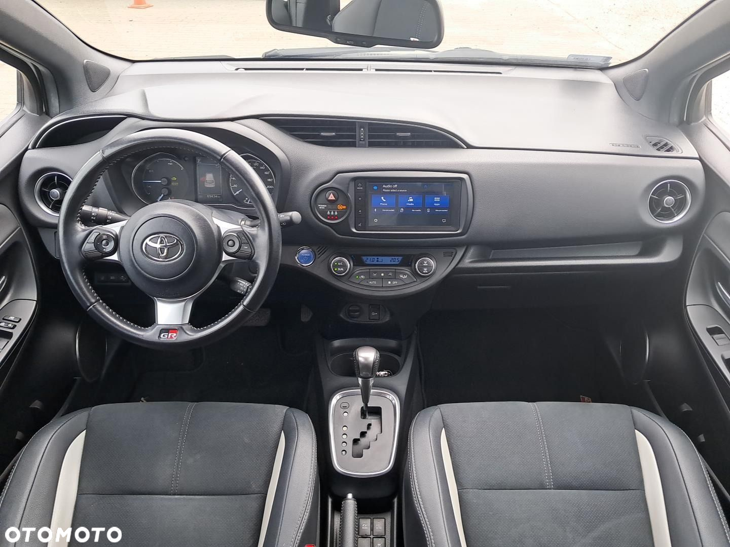 Toyota Yaris - 14