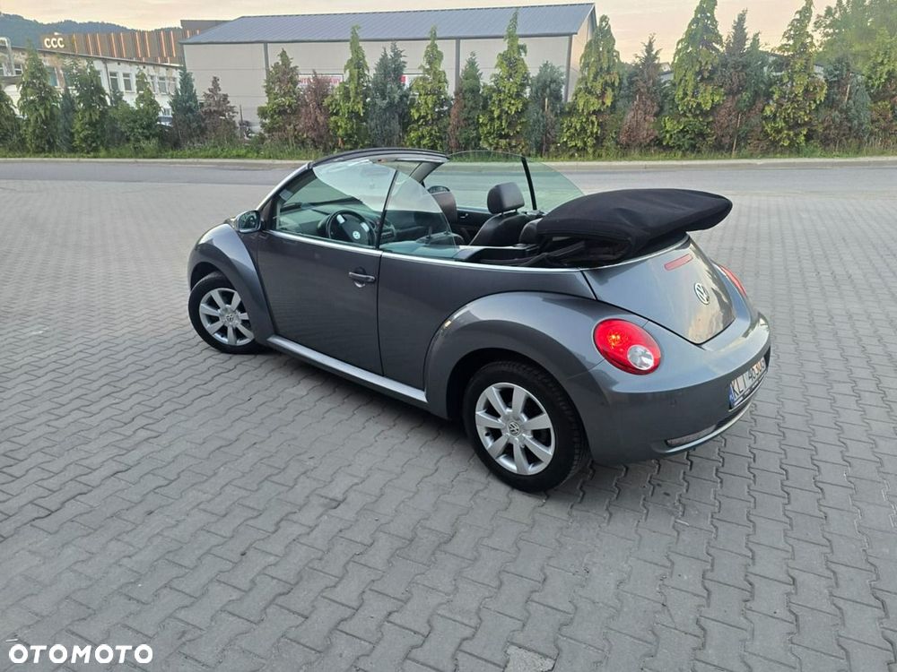 Volkswagen New Beetle - 7
