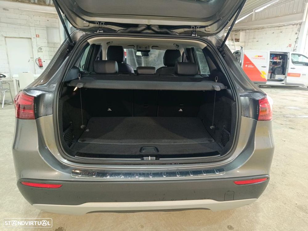 Mercedes-Benz GLA 180 d - 10