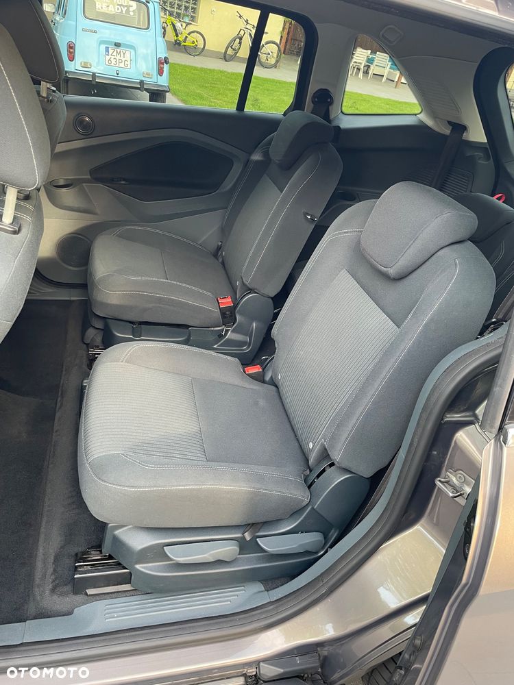 Ford Grand C-MAX - 26
