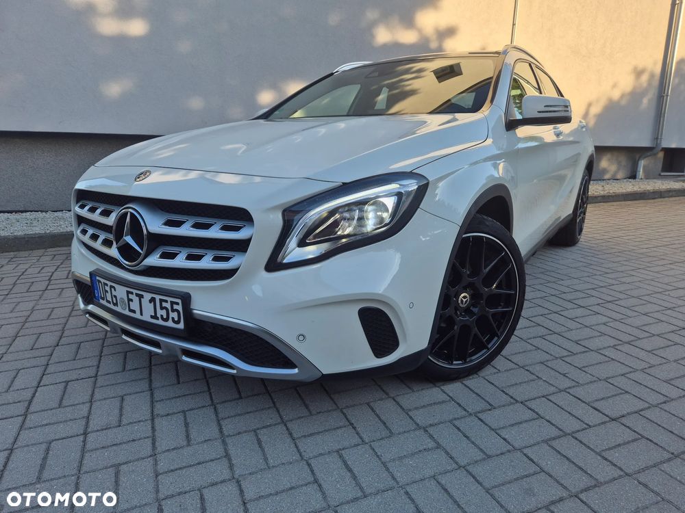 Mercedes-Benz GLA 200 UrbanStyle Edition - 1