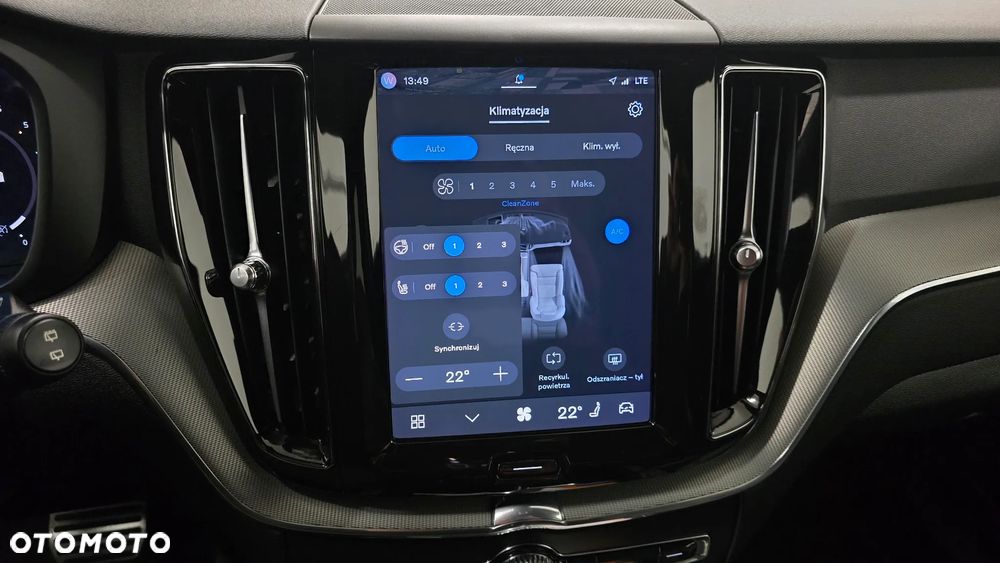 Volvo XC 60 B4 D Plus Dark - 26