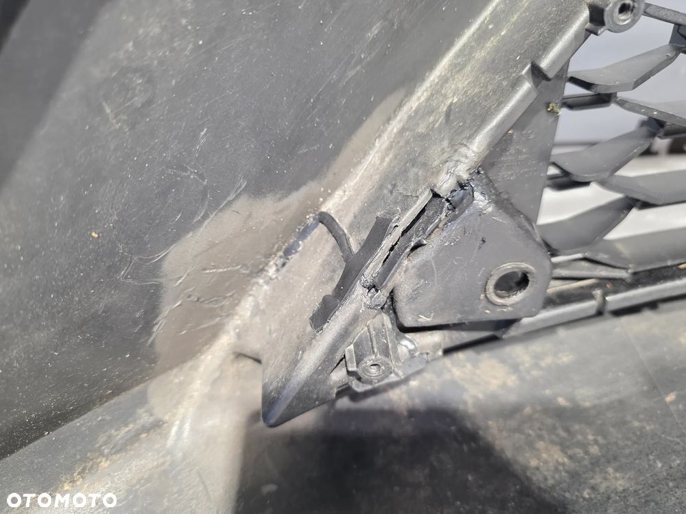 SEAT LEON 3 III 5F0 12- FR ZDERZAK PRZEDNI PRZÓD NA SPRYSKI + 4xPDC ORAZ KRATKA ŚRODKOWA NR 5F0807221M + 5F0853667A NR AUKCJI NZ2266 - 34