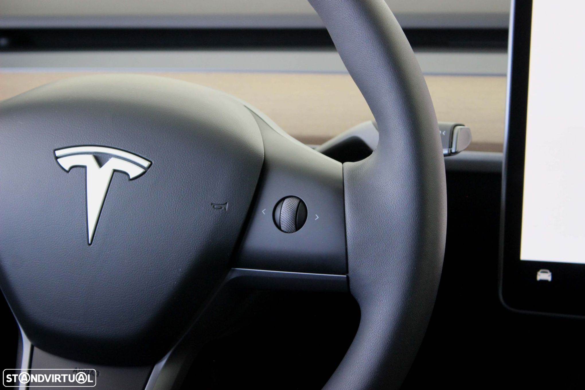 Tesla Model Y Performance Tração Integral - 28