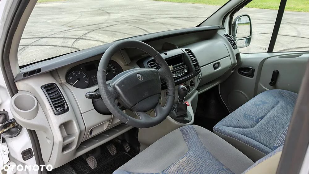 Renault Trafic - 10