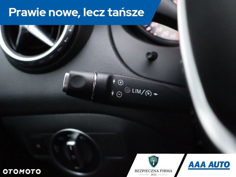 Mercedes-Benz GLA - 23