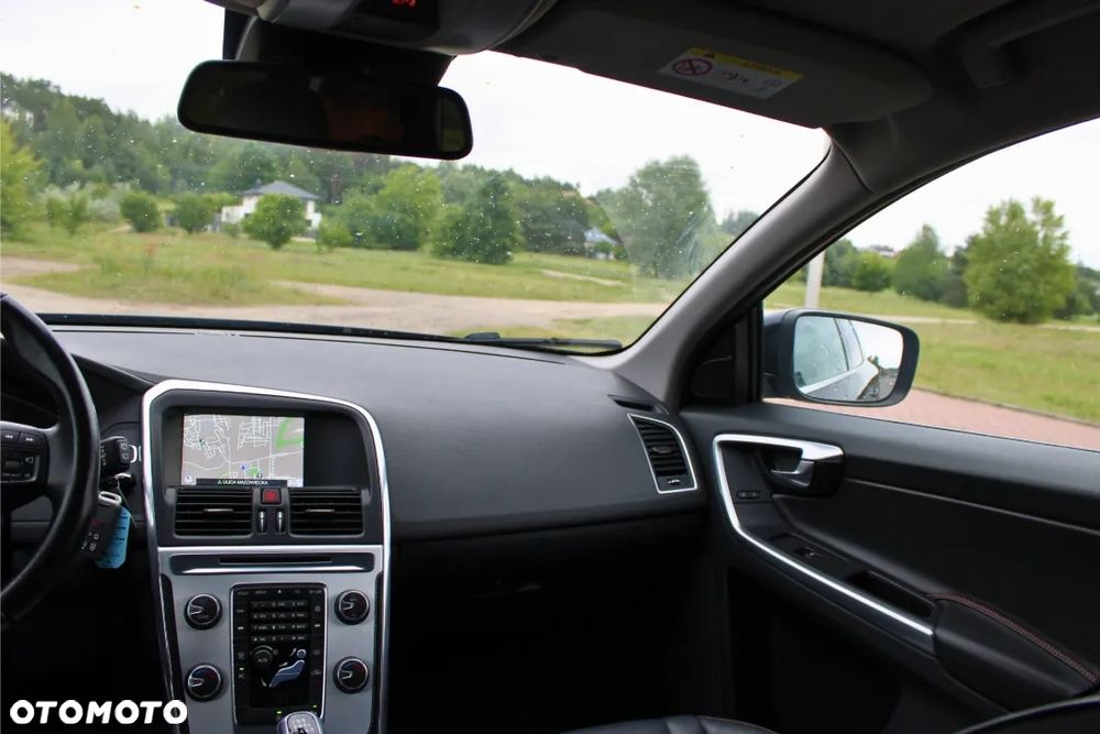 Volvo XC 60 D3 Drive-E Ocean Race - 26
