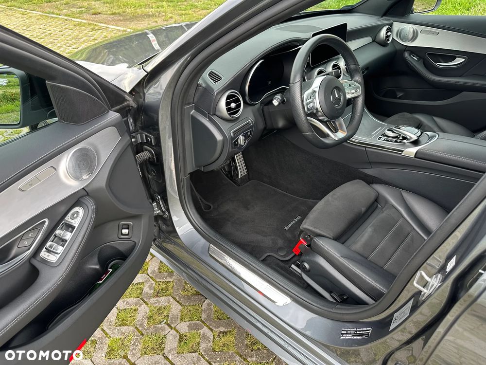 Mercedes-Benz Klasa C 200 4Matic 9G-TRONIC AMG Line - 13