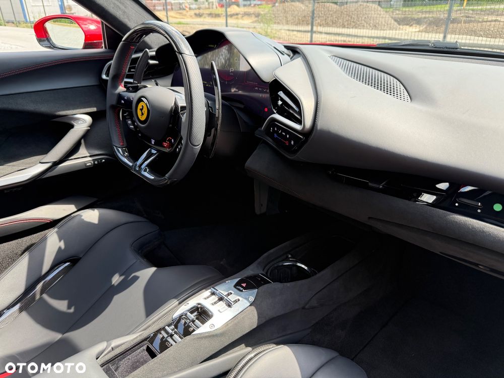 Ferrari 296 GTS - 25